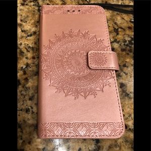 8 Plus iPhone/Wallet Case